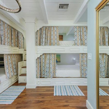Smart Solution - Individual Private Bed-Pods In Gorgeous Shared Space - Women Only Dorm In Room 5 - Coed House - Full-Sized Mattresses In Individual Pods - With Built-In Private Storage - Gorgeous Shared Room - Affordable Luxury - Sparrow House Феникс Экстерьер фото